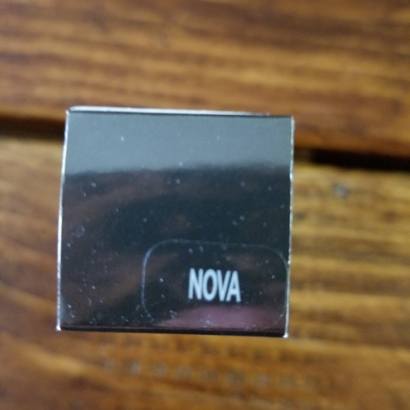 Cover FX - Picture 4 of 5